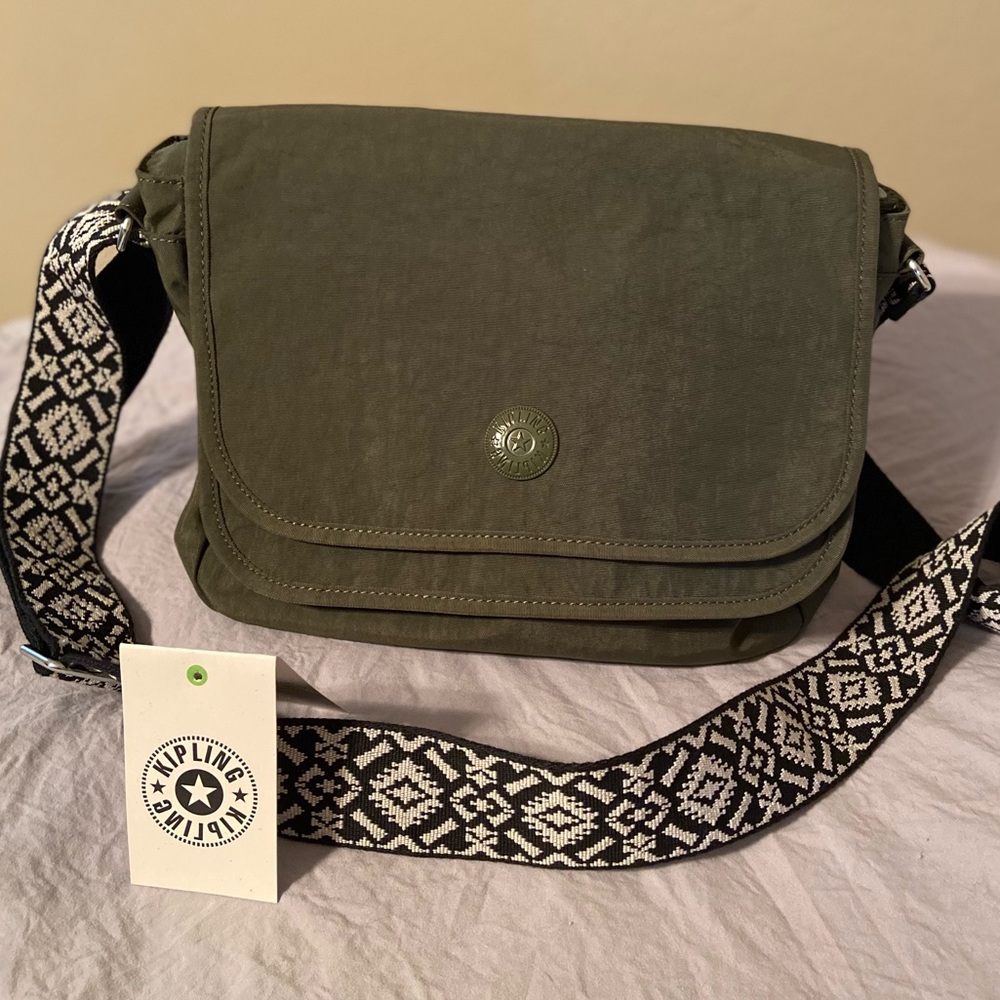 Kipling “Brooklyn” Crossbody